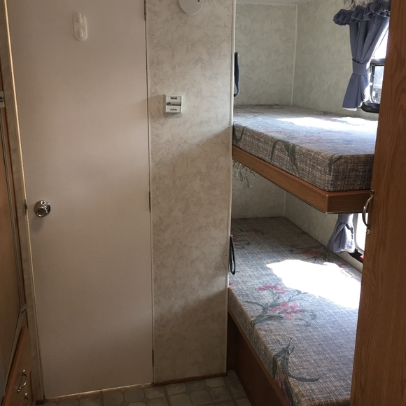 Camper - Picture 9 of 10